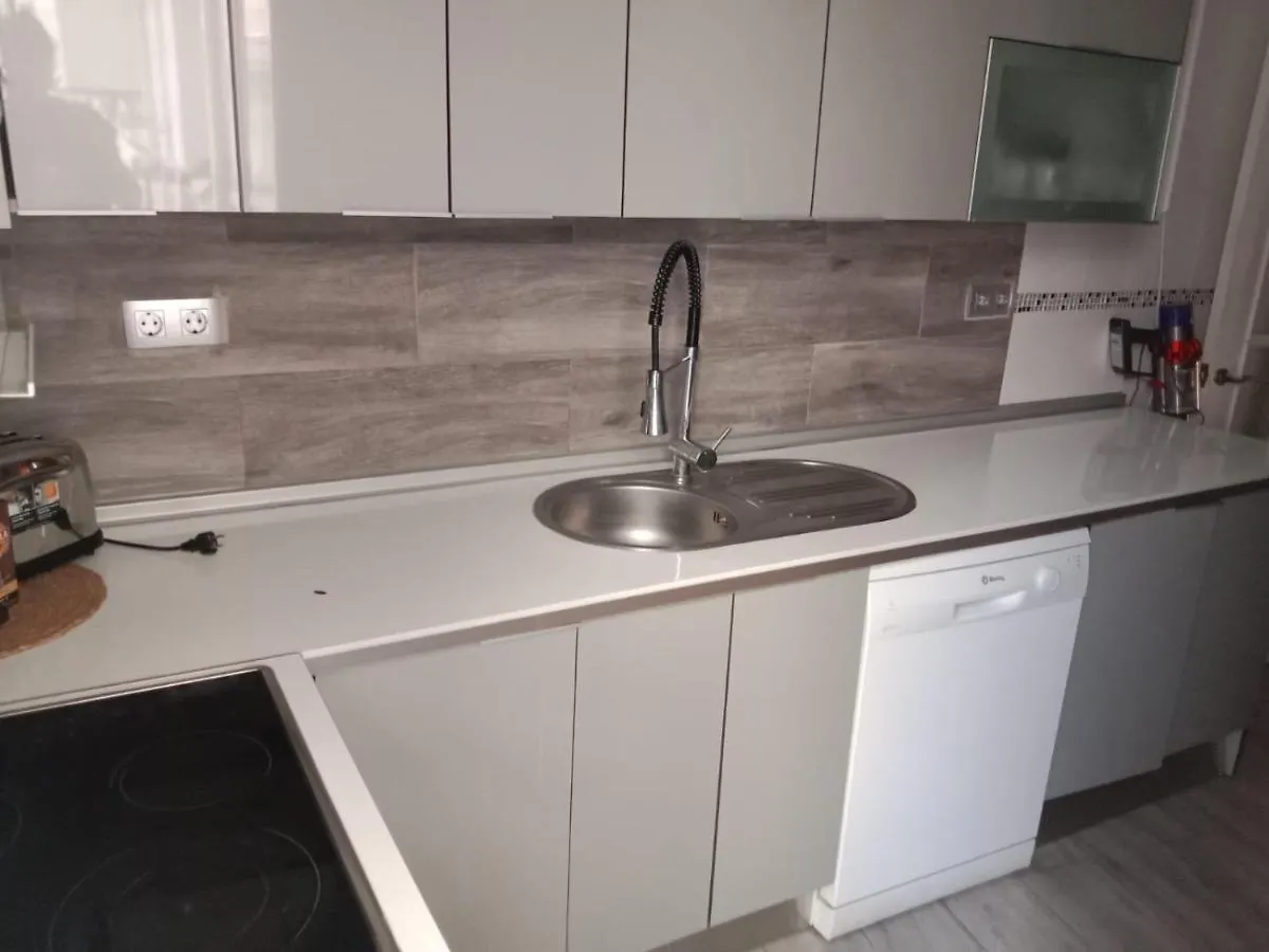 Habitación privada Tarragona con cocina salón y terraza piso compartido Apartamento
